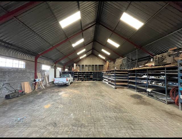 6,800M² WAREHOUSE FOR SALE IN ANZAC